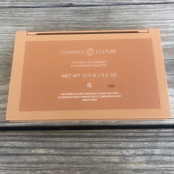 COMPLEX CULTURE BEAUTY Future’s So Bright Eyeshadow Palette - Picture 5 of 9